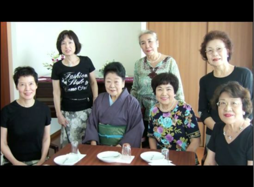 7位一起生活的单身女人